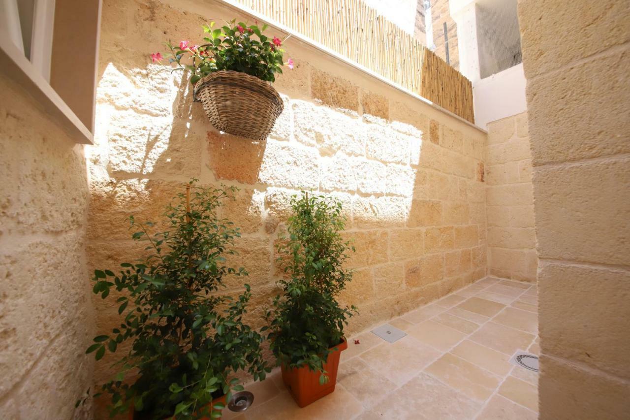 Suite 52 Monopoli Luaran gambar